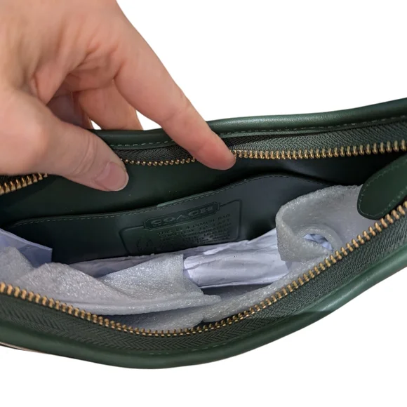 Coach Hamptons Hobo Hunter Green - Picture 6 of 12